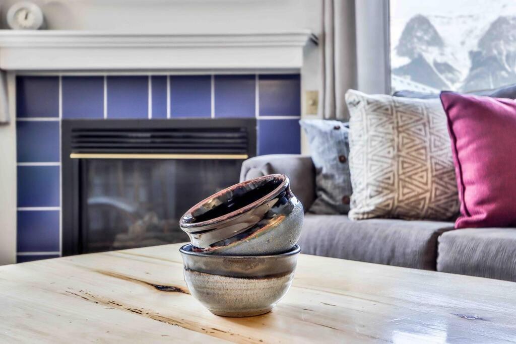 Ferienwohnung Big Mountain Views - Bright 2-Story Corner Unit Canmore Exterior foto